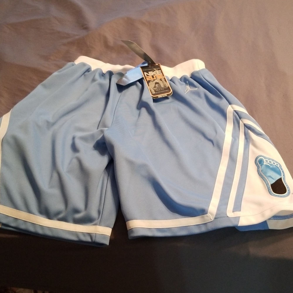 Jordan North Carolina shorts NWT mens size M